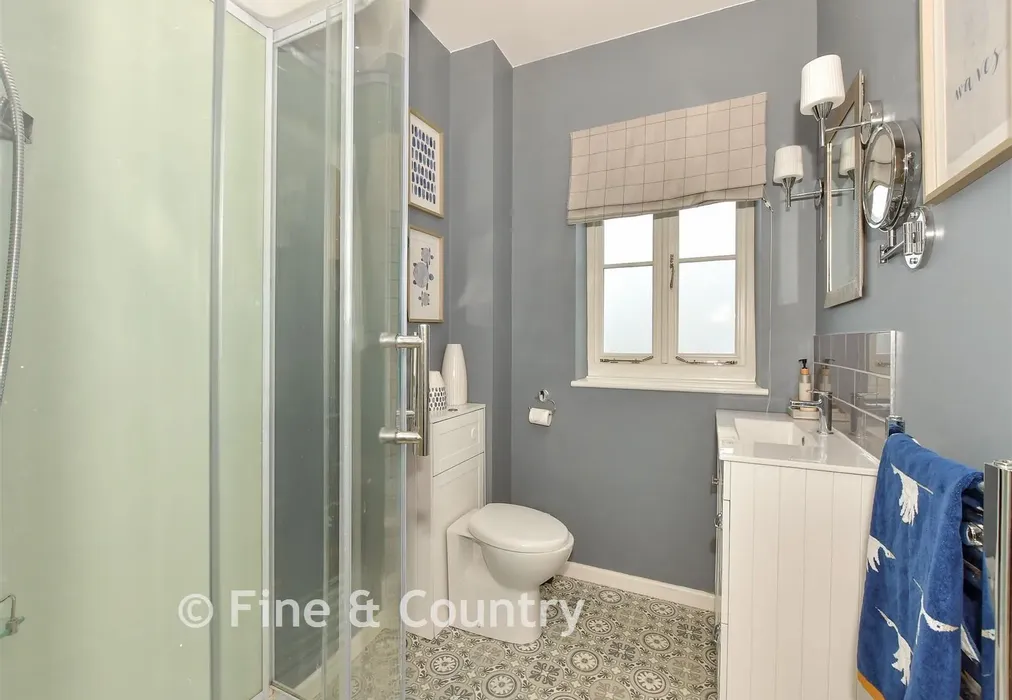 En-Suite Shower Room - Longage Hill, Rhodes Minnis, Canterbury, Kent - Wards of Kent