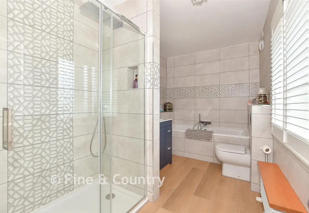 Bathroom - Longage Hill, Rhodes Minnis, Canterbury, Kent - Wards of Kent