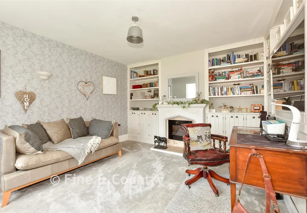 Snug - Longage Hill, Rhodes Minnis, Canterbury, Kent - Wards of Kent