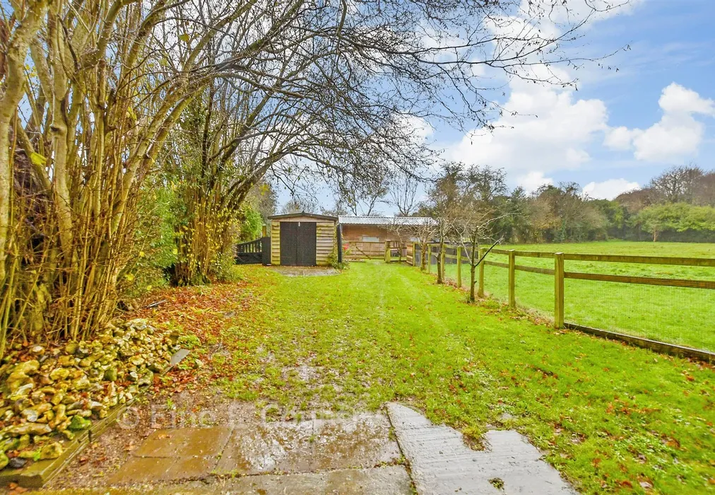 Workshop/Outbuildings - Longage Hill, Rhodes Minnis, Canterbury, Kent - Wards of Kent
