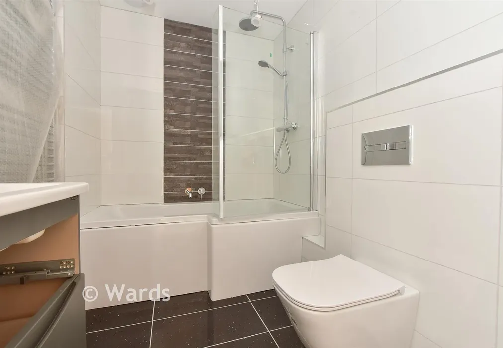 Bathroom - Brookland, Kent - Wards of Kent