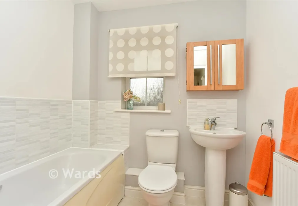 Bathroom - Lady Winter Drive, Minster On Sea, Sheerness, Kent - Wards of Kent