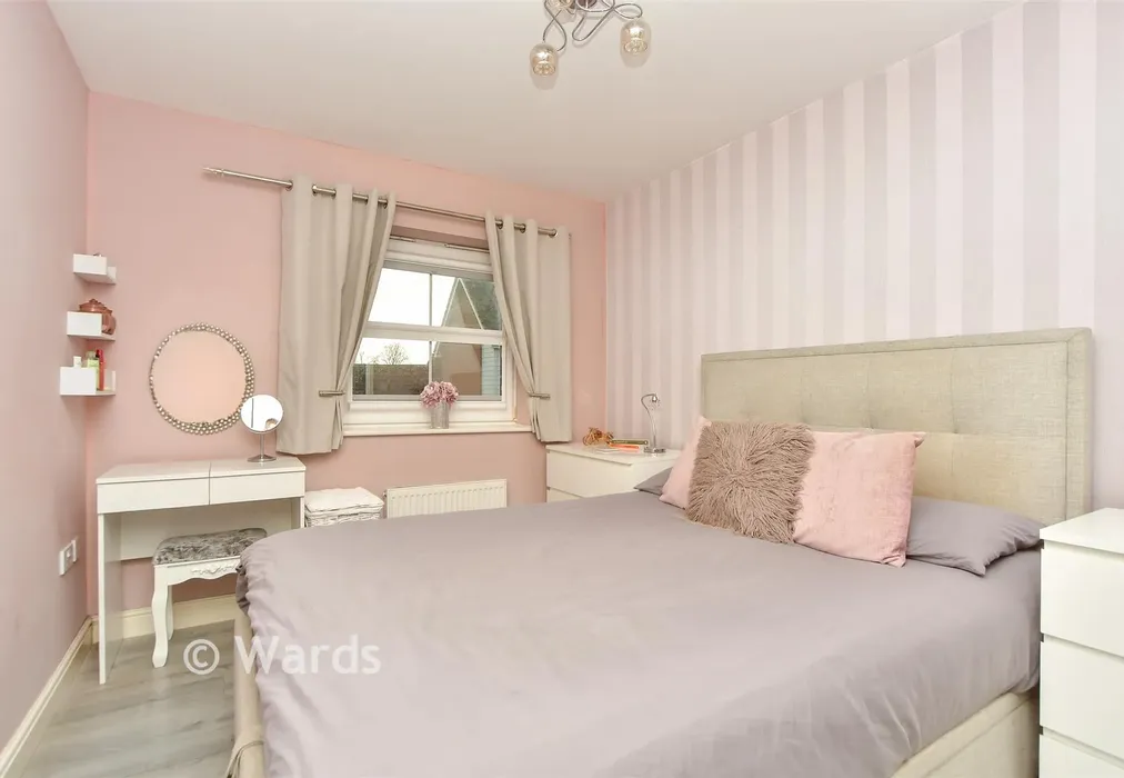 Bedroom 1 - Lady Winter Drive, Minster On Sea, Sheerness, Kent - Wards of Kent