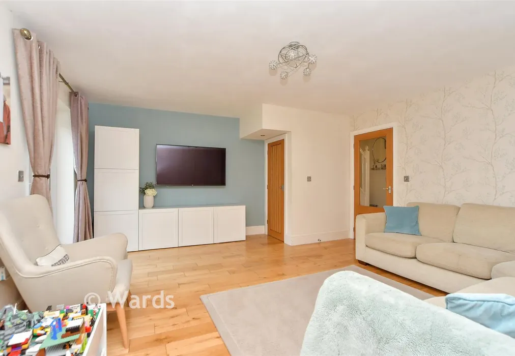 Lounge - Lady Winter Drive, Minster On Sea, Sheerness, Kent - Wards of Kent