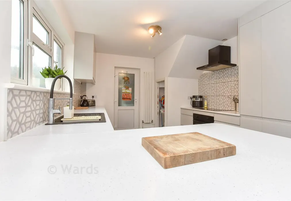 Kitchen - Reading Road, Dover, Kent - Wards of Kent