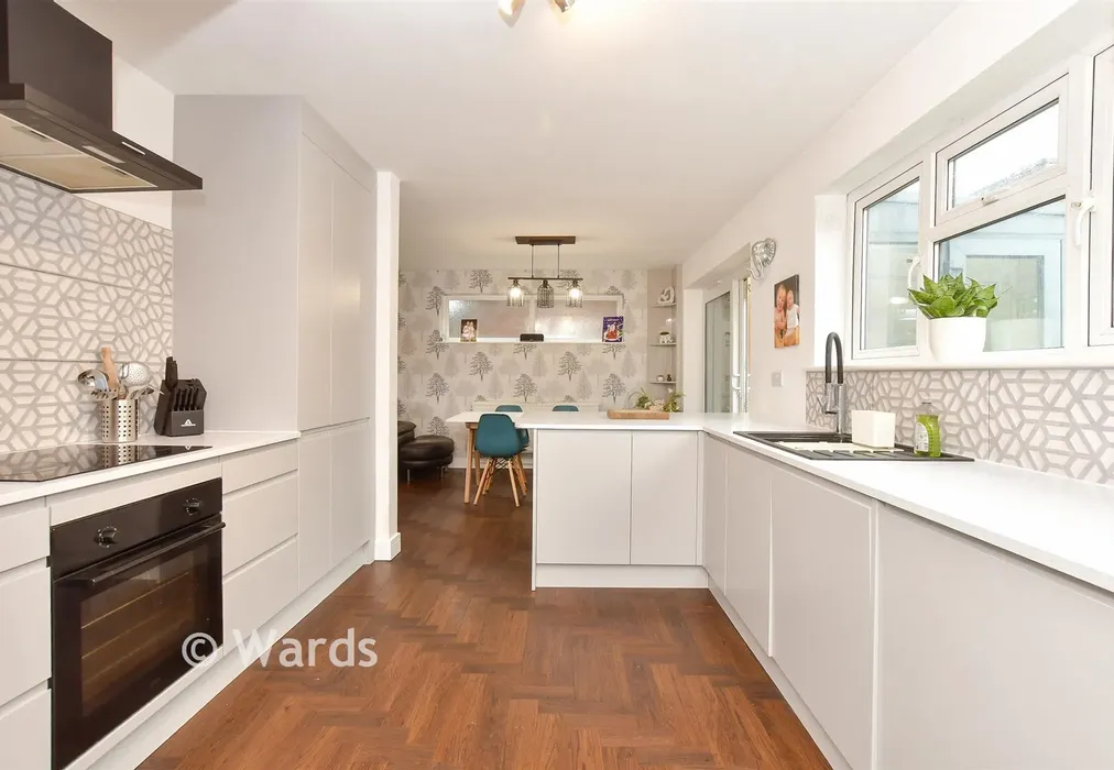 Kitchen - Reading Road, Dover, Kent - Wards of Kent