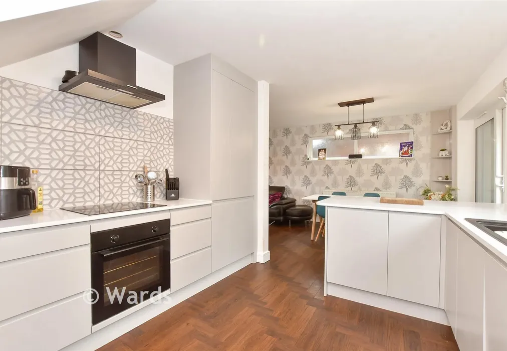 Kitchen - Reading Road, Dover, Kent - Wards of Kent