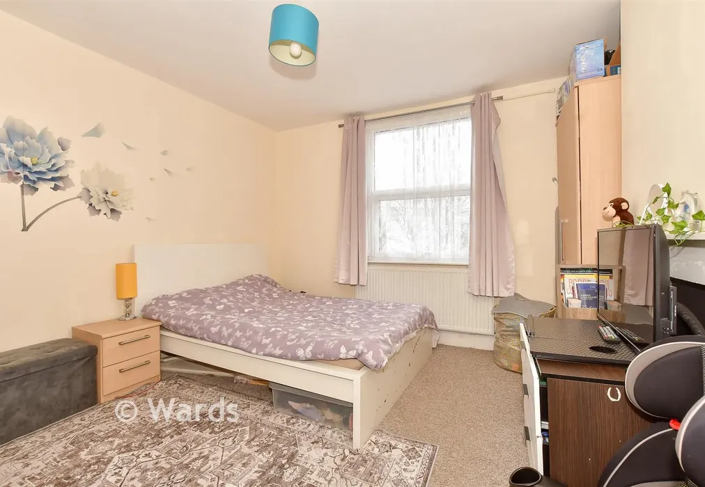 Bedroom 1 - Sturry Road, Canterbury, Kent - Wards of Kent