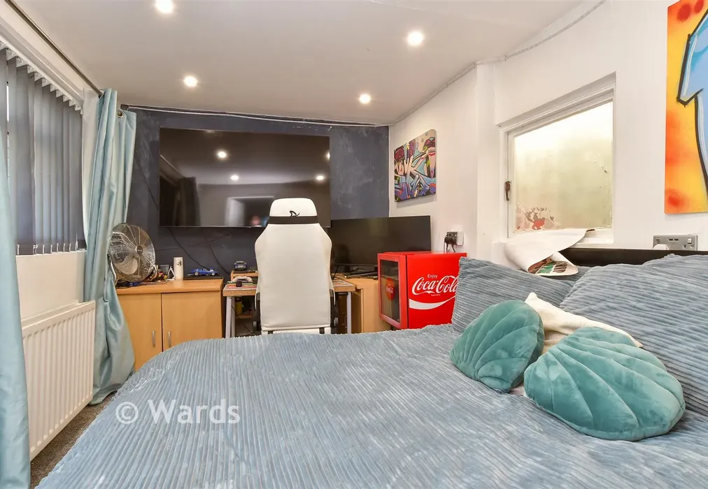 Study - Lower Road, Faversham, Kent - Wards of Kent