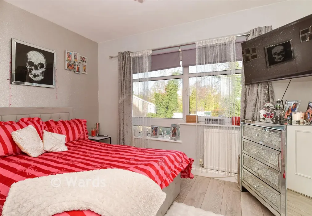 Bedroom 2 - Lower Road, Faversham, Kent - Wards of Kent