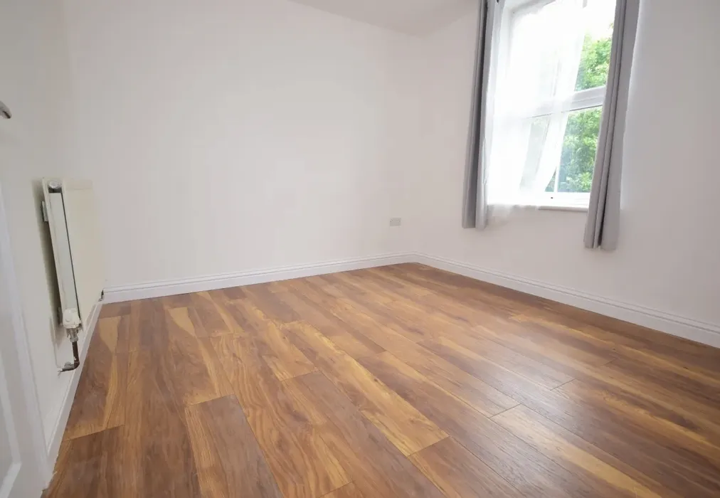 bed 2 - Hillside Avenue Strood ME2 - Wards of Kent