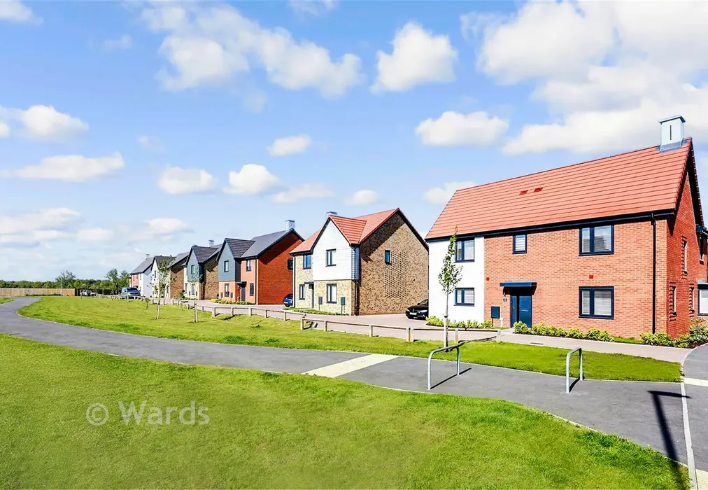Street Scene - Ham Road, Faversham Lakes, Faversham, Kent - Wards of Kent
