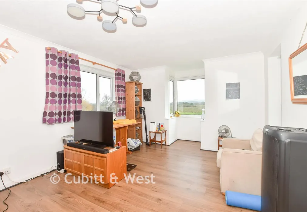 Lounge - Lower Street, Pulborough, West Sussex - Wards of Kent