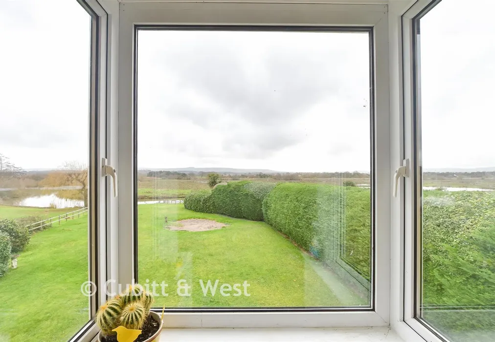 Internal Lifestyle Photograph - Lower Street, Pulborough, West Sussex - Wards of Kent