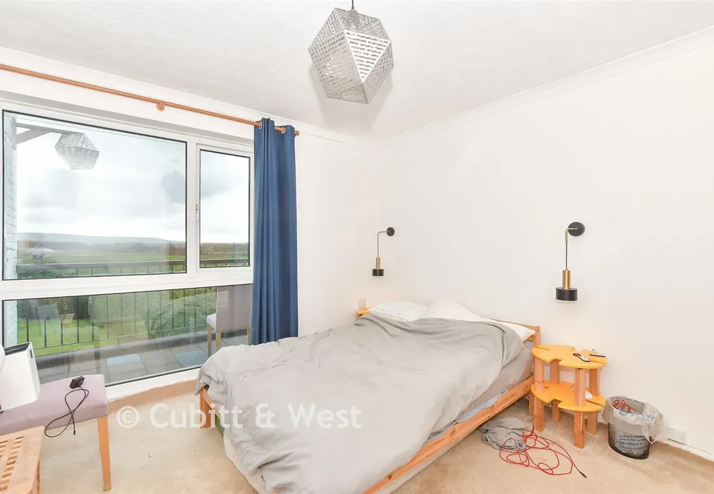 Bedroom 1 - Lower Street, Pulborough, West Sussex - Wards of Kent