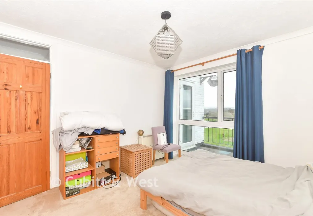Bedroom 1 - Lower Street, Pulborough, West Sussex - Wards of Kent