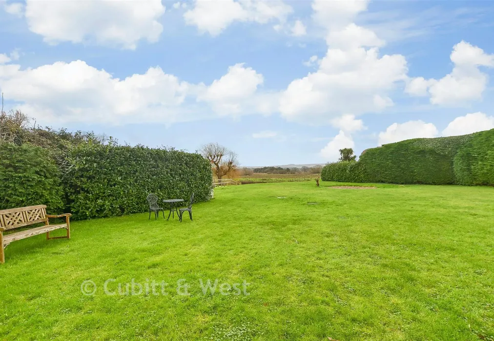 Communal Gardens - Lower Street, Pulborough, West Sussex - Wards of Kent