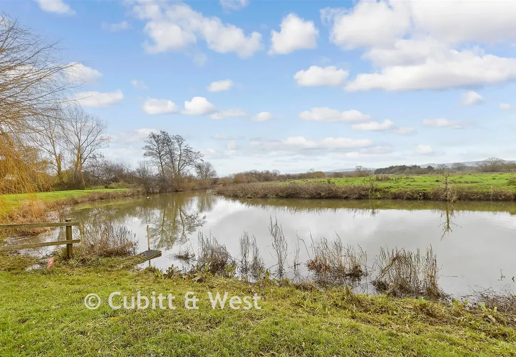Surrounding Area - Lower Street, Pulborough, West Sussex - Wards of Kent