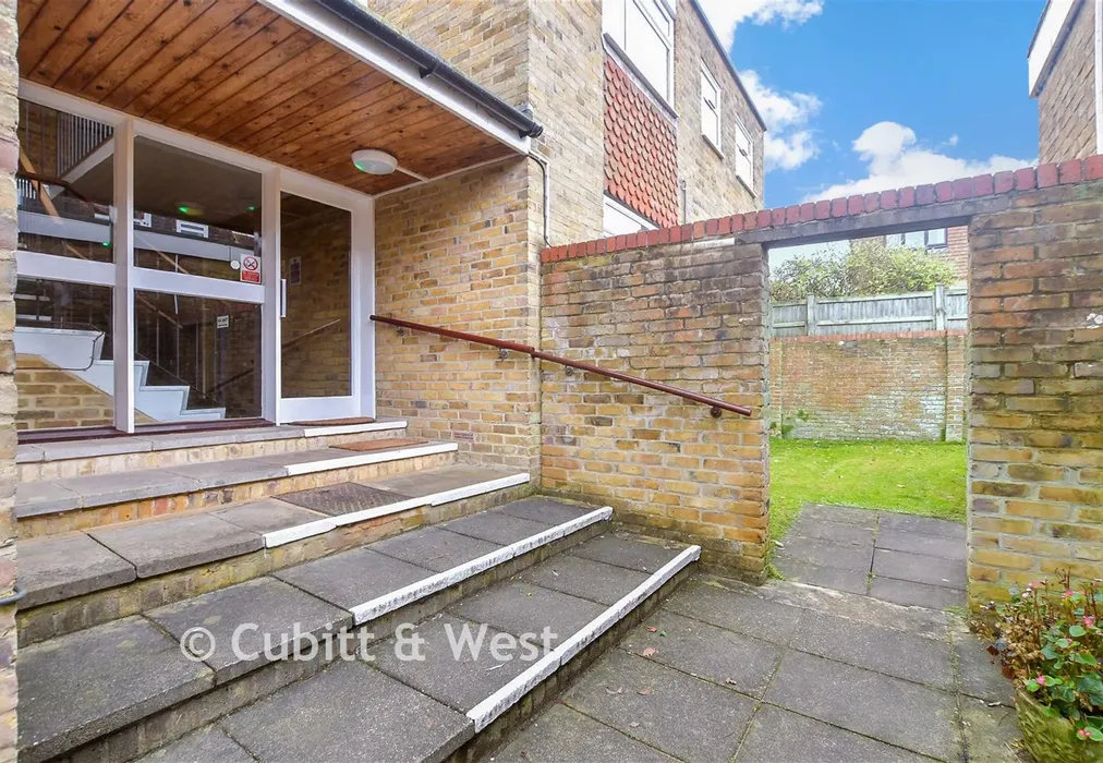 External Lifestyle Photograph - Lower Street, Pulborough, West Sussex - Wards of Kent
