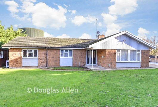 Hoe Lane, Nazeing, Waltham Abbey, Essex - Wards of Kent