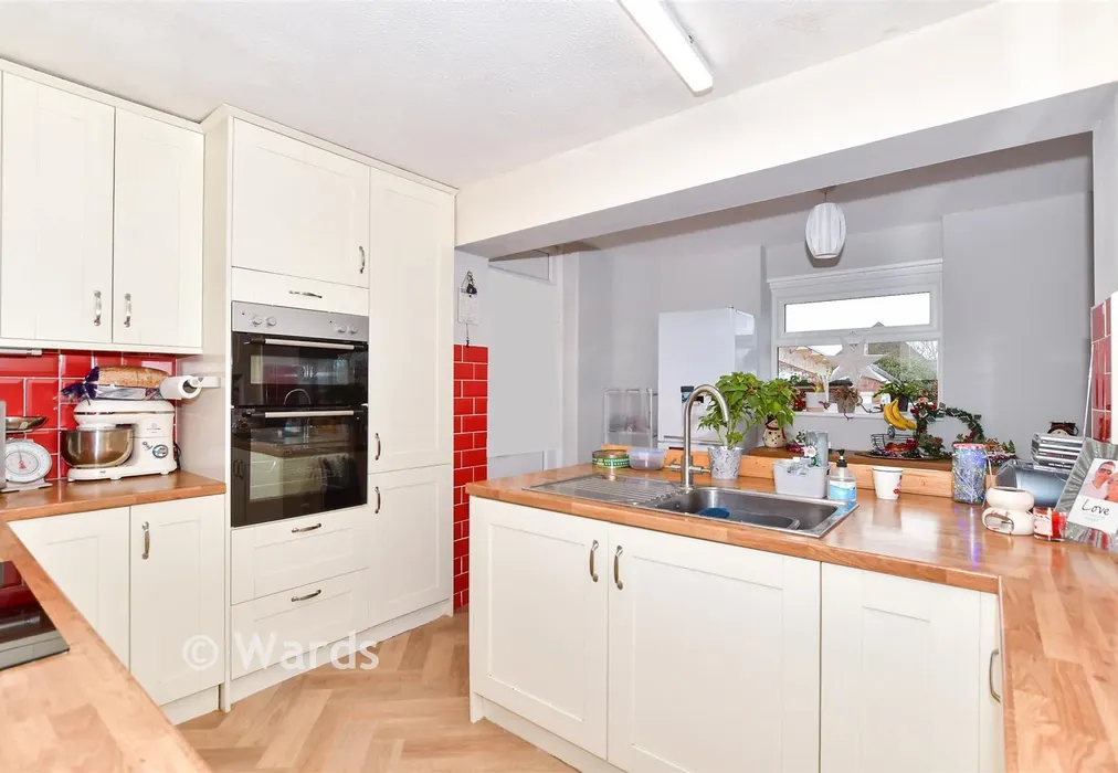 Kitchen - Richmond Way, Maidstone, Kent - Wards of Kent