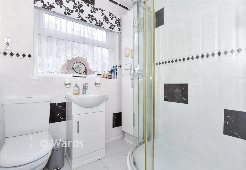 Shower Room - Richmond Way, Maidstone, Kent - Wards of Kent