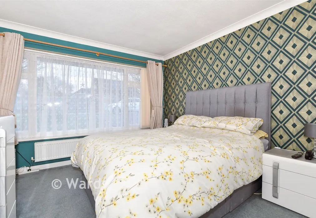 Bedroom 1 - Richmond Way, Maidstone, Kent - Wards of Kent