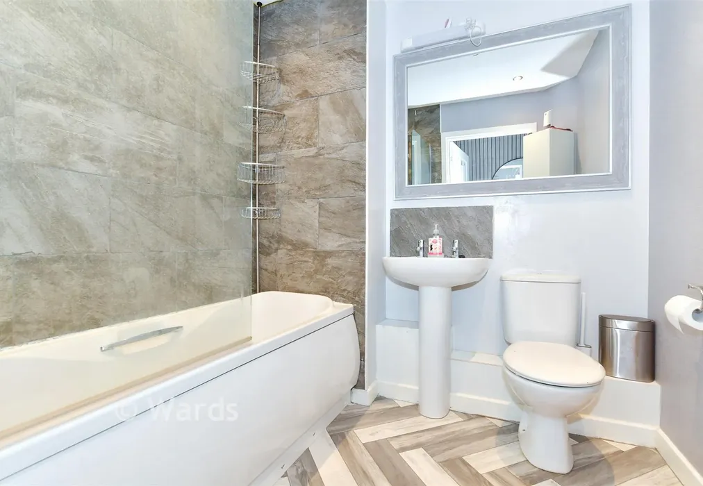 Bathroom - Hawkes Way, Maidstone, Kent - Wards of Kent