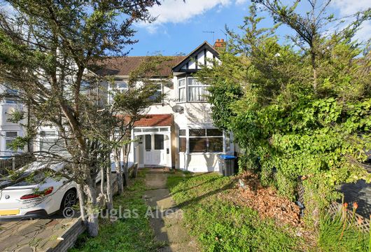 Eastern Avenue, Ilford, Essex - Wards of Kent