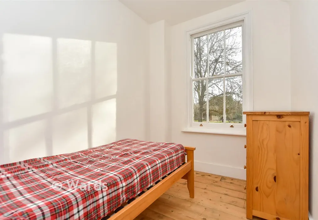 Bedroom 3 - St. Peter's Grove, Canterbury, Kent - Wards of Kent