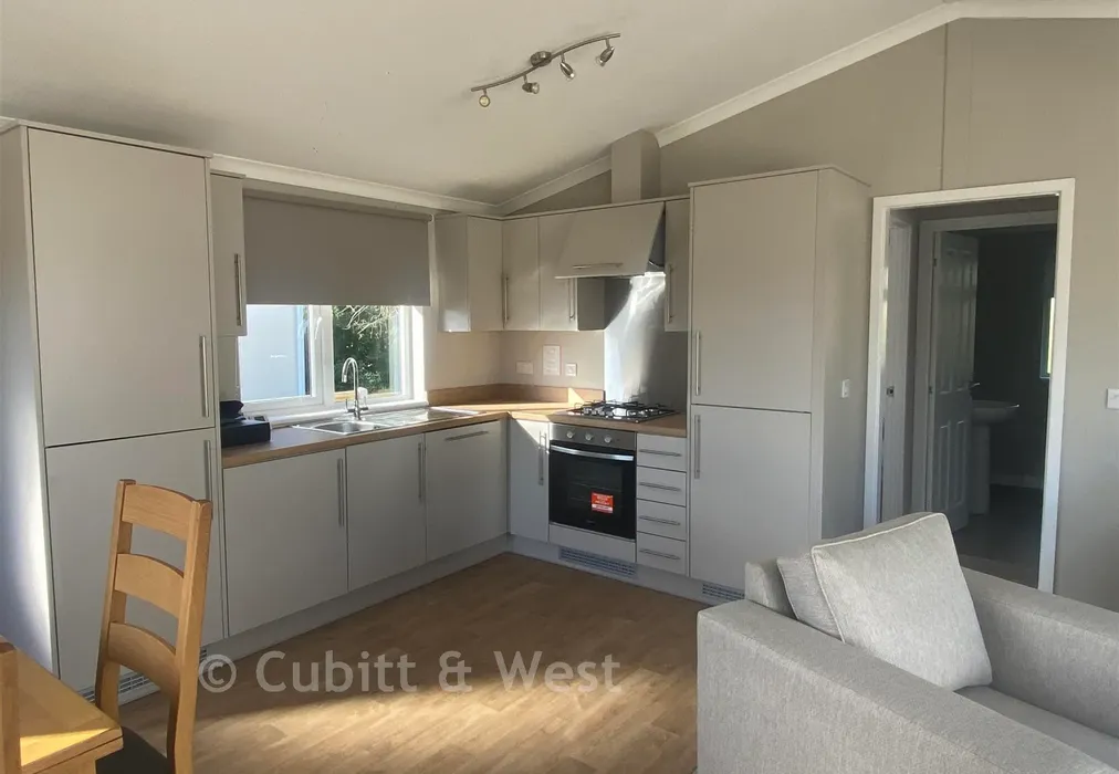 Kitchen - Durford Road, Petersfield, Hampshire - Wards of Kent