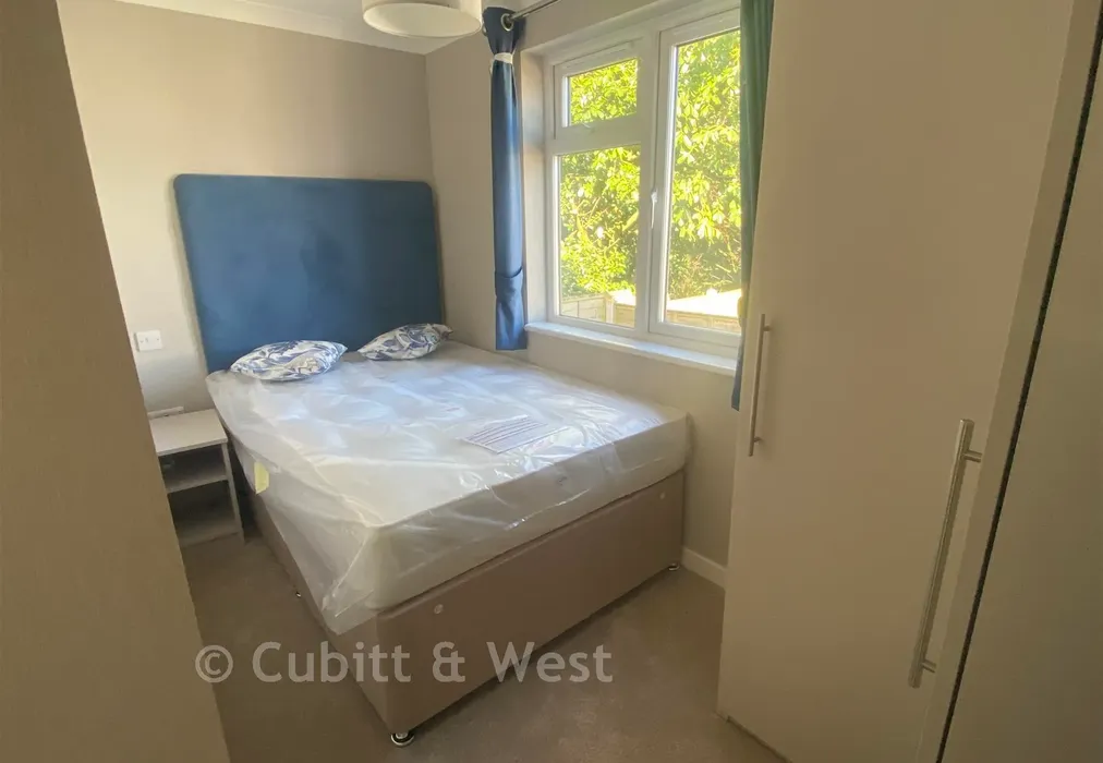 Bedroom 2 - Durford Road, Petersfield, Hampshire - Wards of Kent