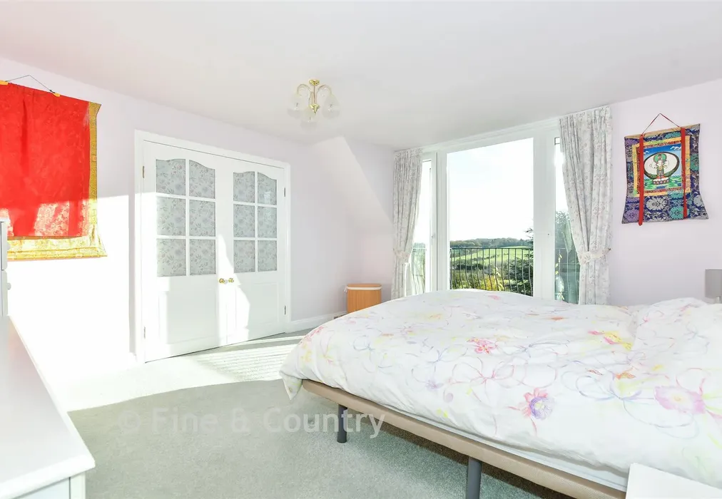 Internal Lifestyle Photograph - Denstroude Lane, Denstroude, Canterbury, Kent - Wards of Kent