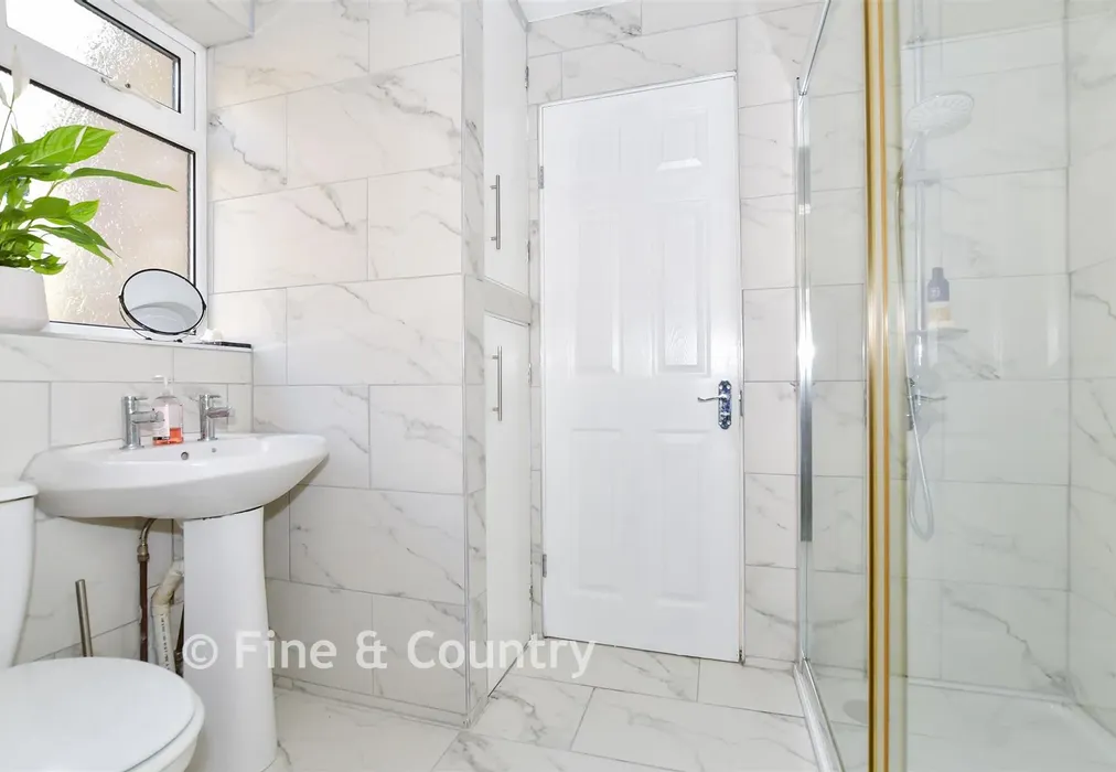 Shower Room - Denstroude Lane, Denstroude, Canterbury, Kent - Wards of Kent