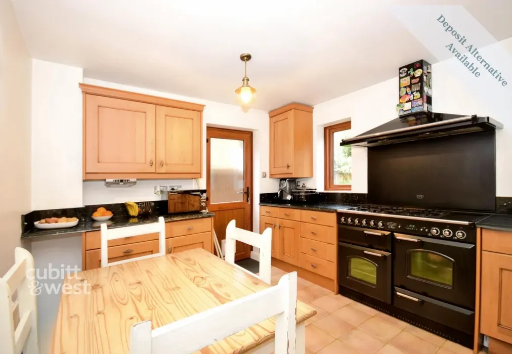 Kitchen - Crawley Lane Crawley RH10 - Wards of Kent