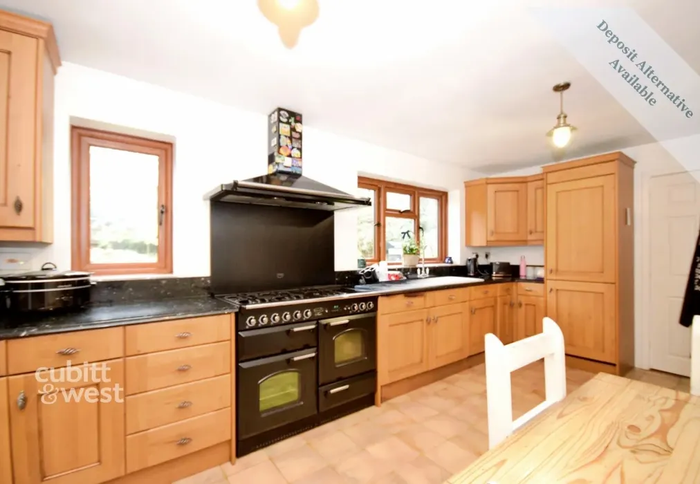 Kitchen - Crawley Lane Crawley RH10 - Wards of Kent