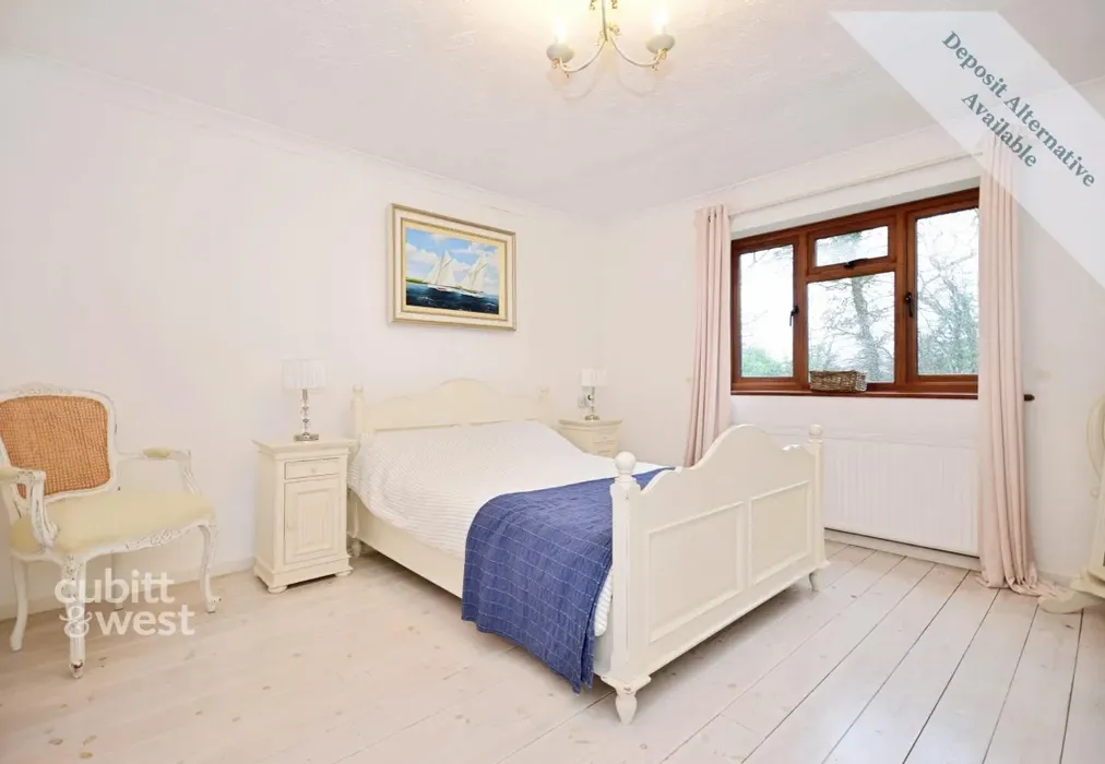 Bedroom - Crawley Lane Crawley RH10 - Wards of Kent