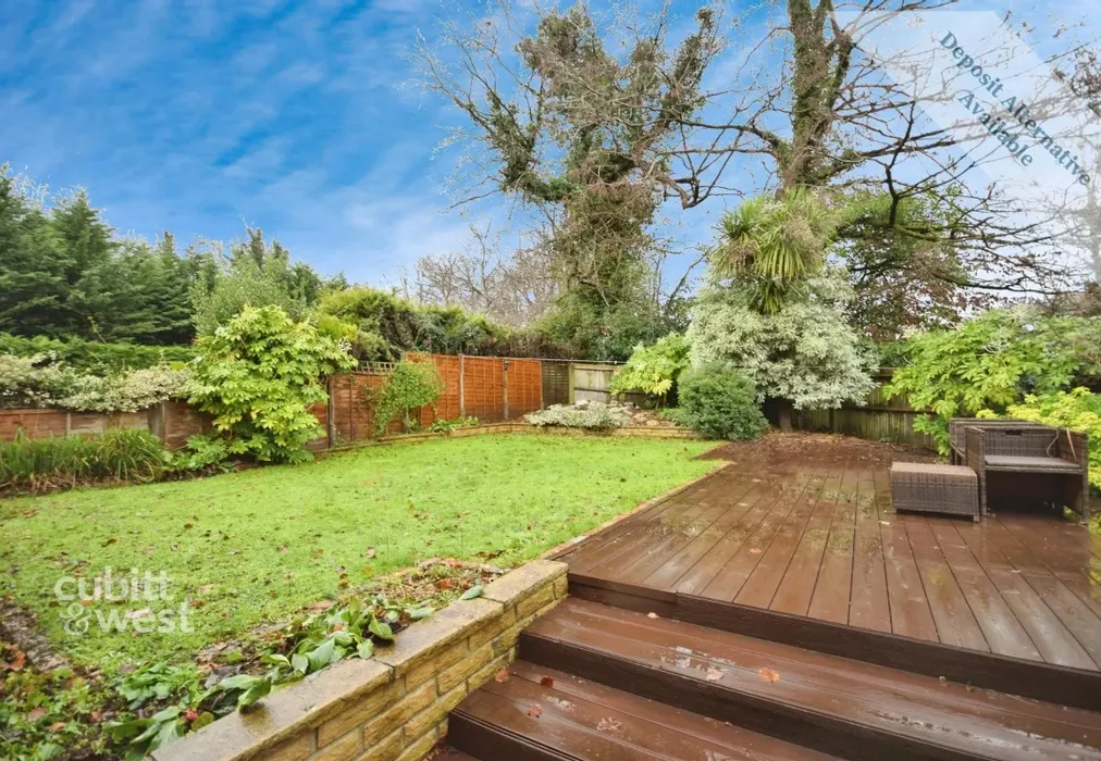 Garden - Crawley Lane Crawley RH10 - Wards of Kent