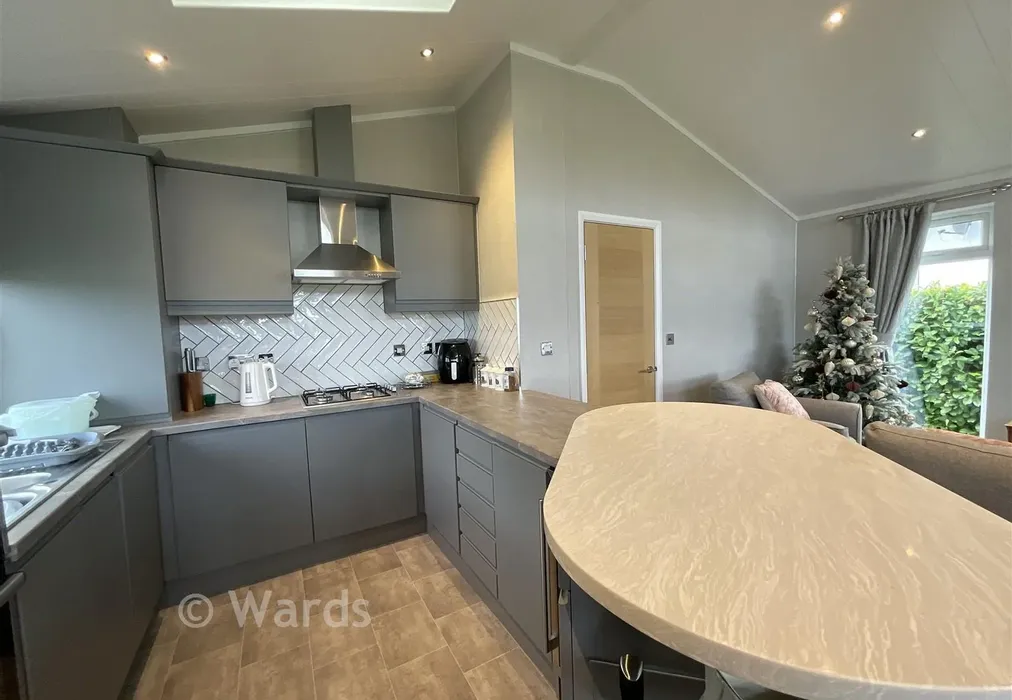 Kitchen - Church Lane, East Peckham, Tonbridge, Kent - Wards of Kent