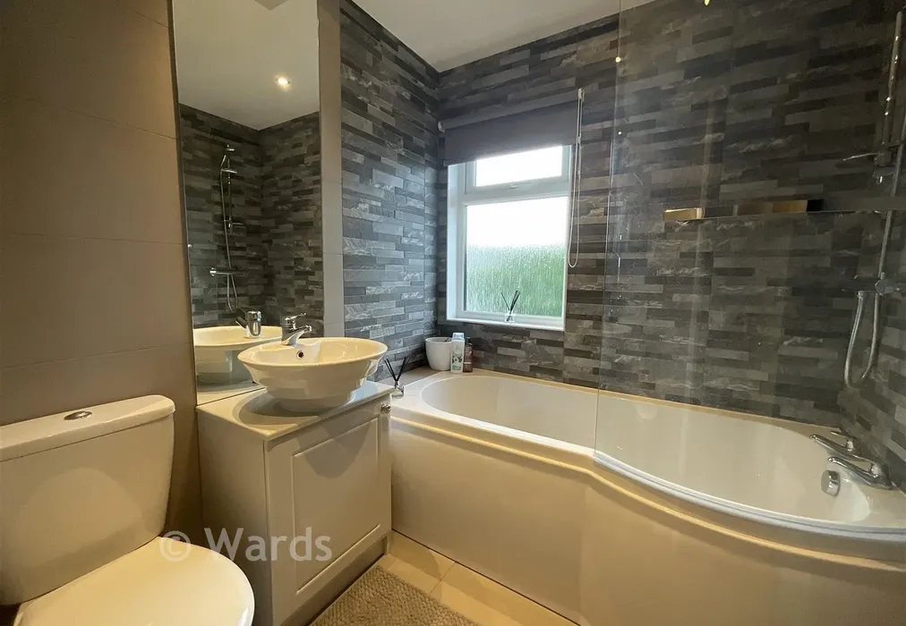 Bathroom - Church Lane, East Peckham, Tonbridge, Kent - Wards of Kent