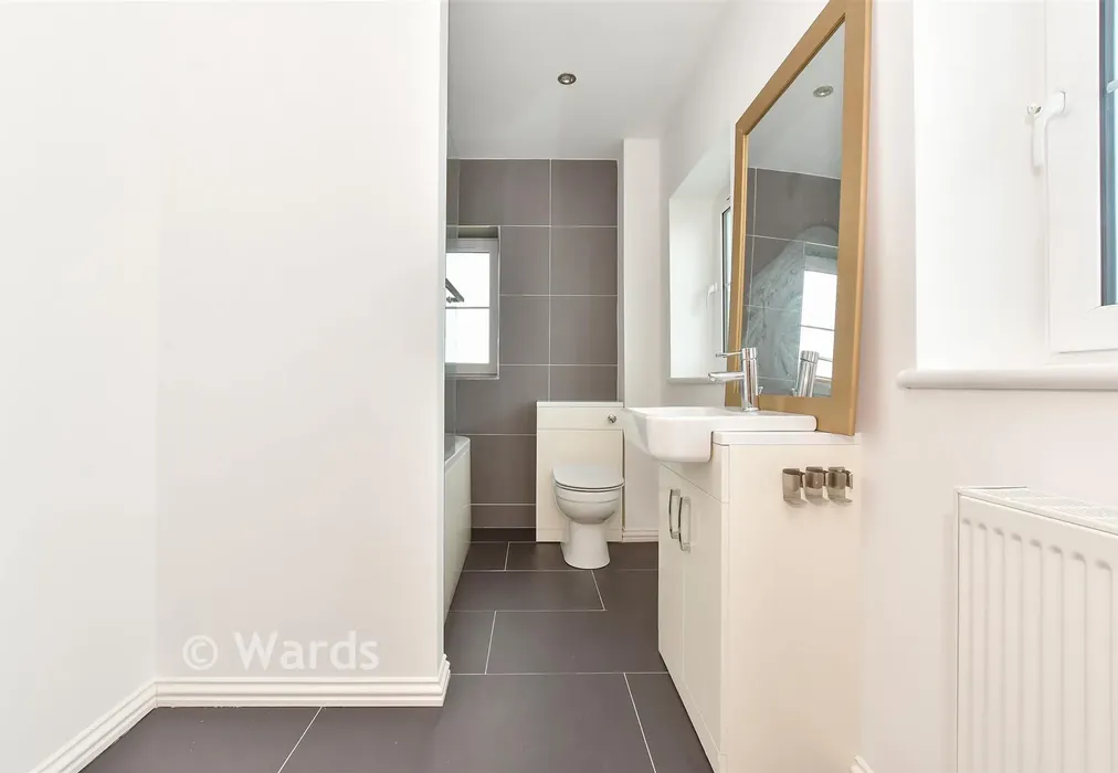 Bathroom - Plumstone Lane, Acol, Birchington, Kent - Wards of Kent