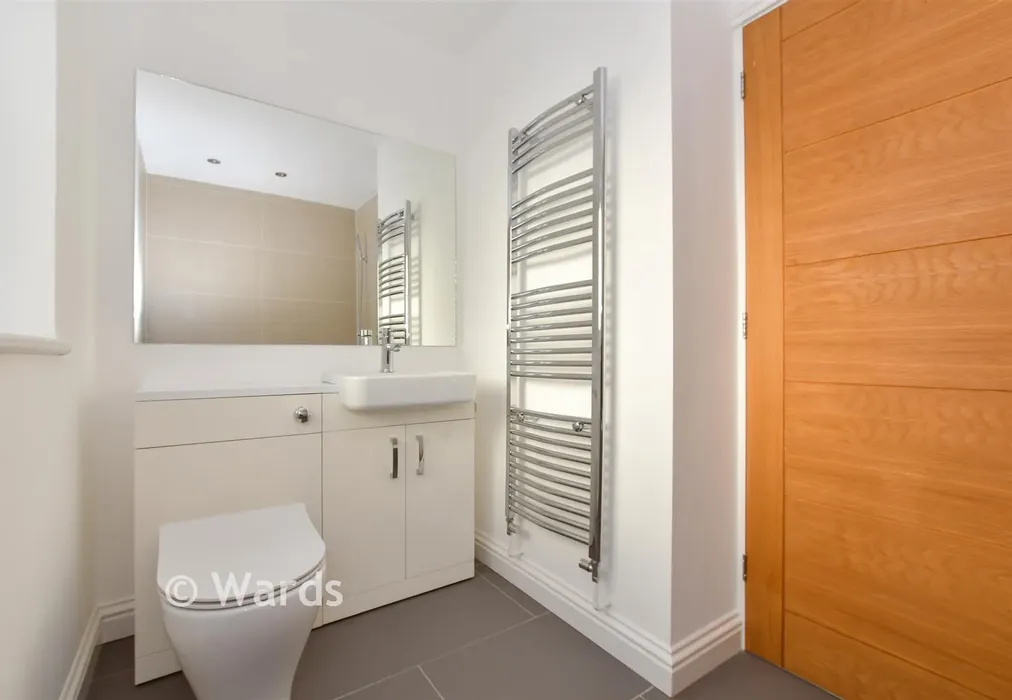 Bathroom - Plumstone Lane, Acol, Birchington, Kent - Wards of Kent