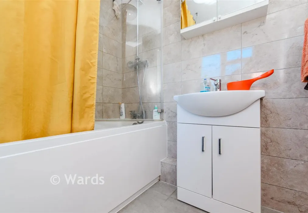 Bathroom - Old Road, Crayford, Kent - Wards of Kent