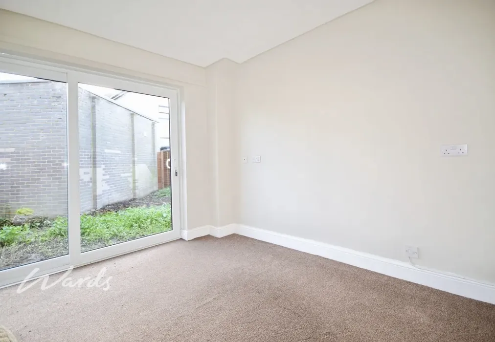 3c82f8e3-DSC_0077 - Ostlers Court Holborough Road ME6 - Wards of Kent