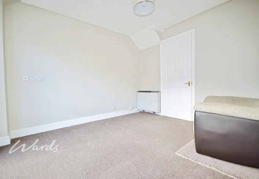 8a4ced88-DSC_0076 - Ostlers Court Holborough Road ME6 - Wards of Kent