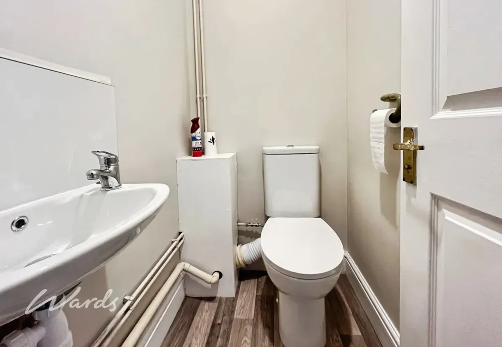 c6f0e8d6-IMG_4931 - Ostlers Court Holborough Road ME6 - Wards of Kent