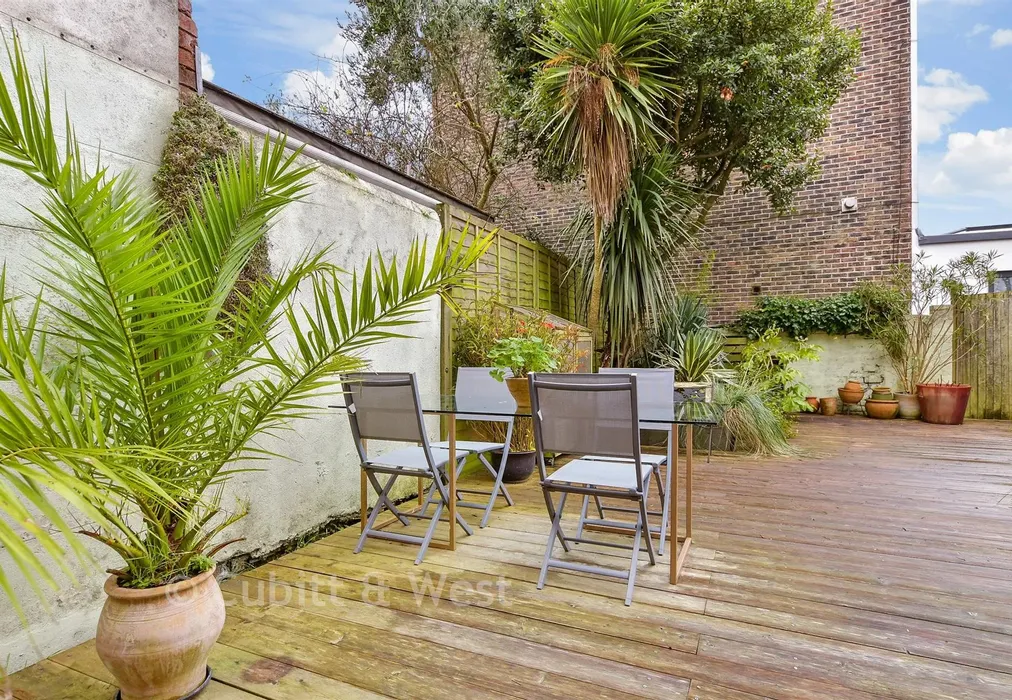 Rear Garden - Ditchling Road, Brighton, East Sussex - Wards of Kent