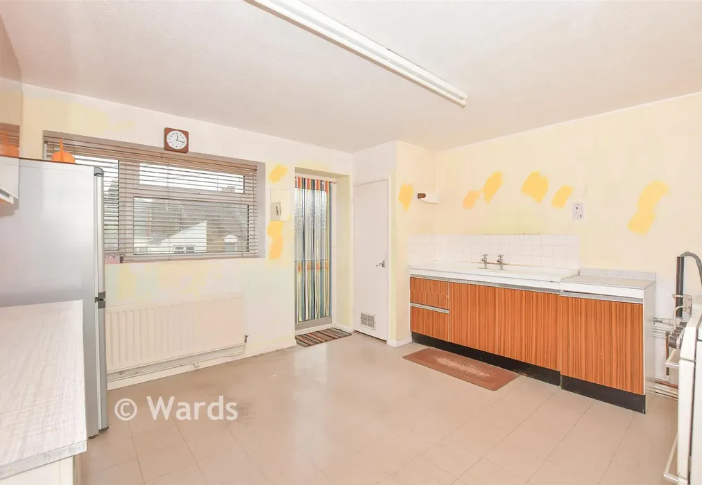Kitchen - Cavendish Road, Rochester, Kent - Wards of Kent