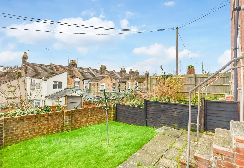 Rear Garden - Cavendish Road, Rochester, Kent - Wards of Kent