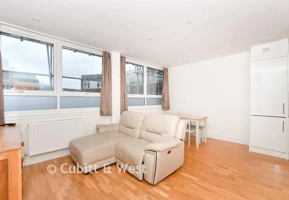 Kitchen/Lounge/ Diner - London Road, East Grinstead, West Sussex - Wards of Kent
